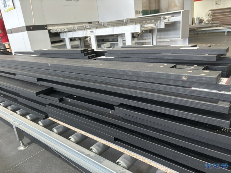 1753927194805742.jpg 22.jpg